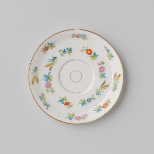 Saucer with flower sprays