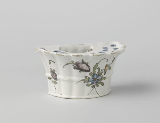 Wall jardinière, ribbed, with a flat back for wall mounting, painted with floral bouquets