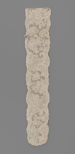 Mechlin Lace Moustache (Barbe)