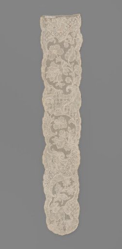 Mechlin Lace Moustache (Barbe)