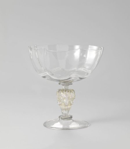 Goblet with a six-lobed stem with lattimo threads