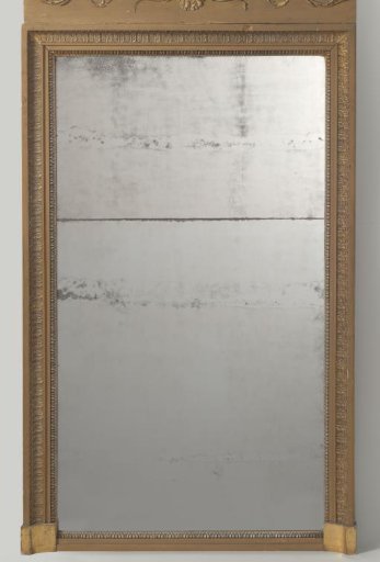 Fireplace mirror in a gilded wood frame