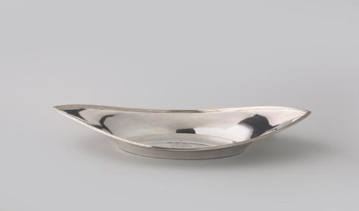 Dish, Spit Oval, with the Clifford Family Coat of Arms