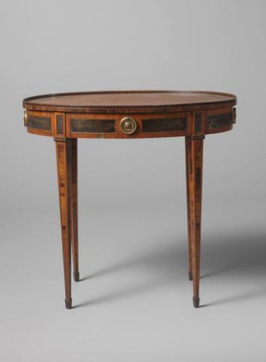 Table, oval, rules decorated with lacquer panels