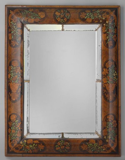 Mirror frame decorated with marquetry