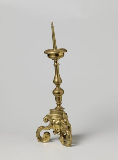 Candelabrum with foot in scrollwork style