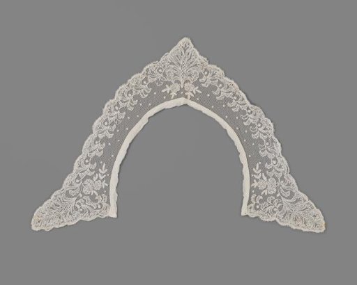 Tulle Collar, Decorated with Floral Tambour Work and Frills