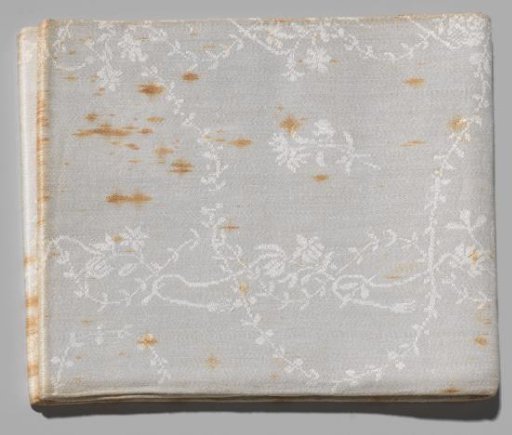 Napkin with flowers and garlands
