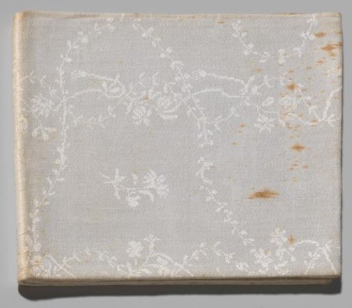 Tablecloth with flowers and garlands