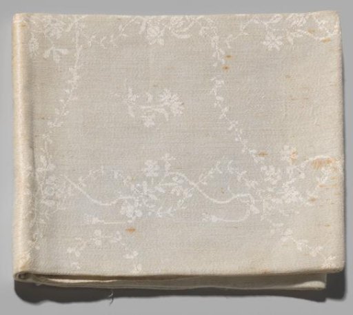 Napkin with flowers and garlands