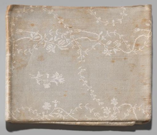Napkin with flowers and garlands