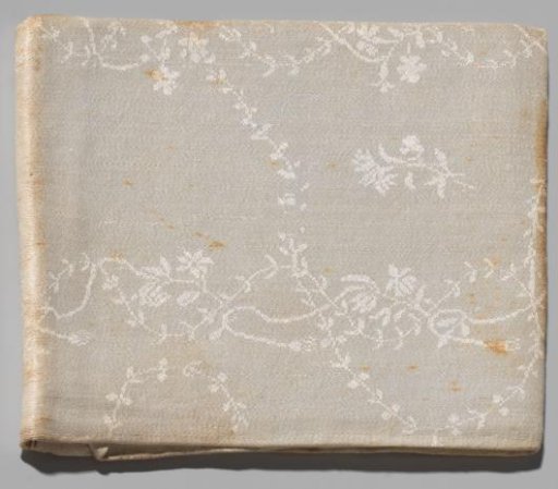 Napkin with flowers and garlands