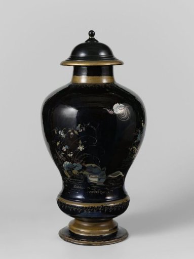 Vase, painted with chinoiserie on a black ground