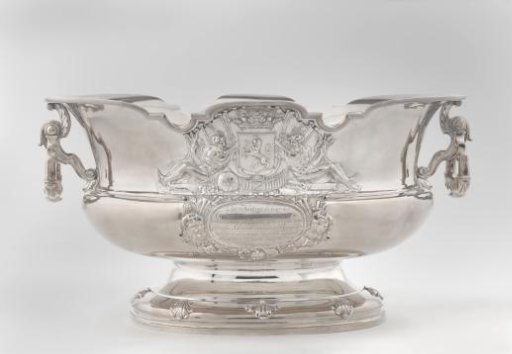 Fountain and cooling vessel