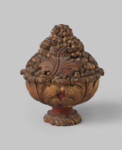 Staircase newel cap