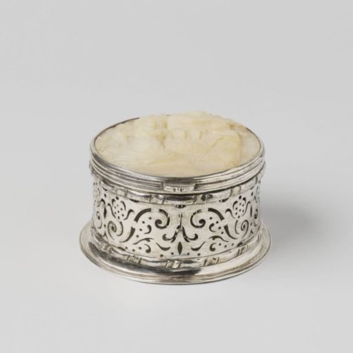 Box, inkwell, with saw-toothed vine ornament and lid of mother-of-pearl depicting the Nativity of Christ. In the box three canisters with lids