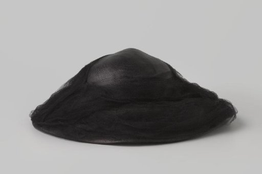 Ladies' hat of black raffia with black tulle and ribbon