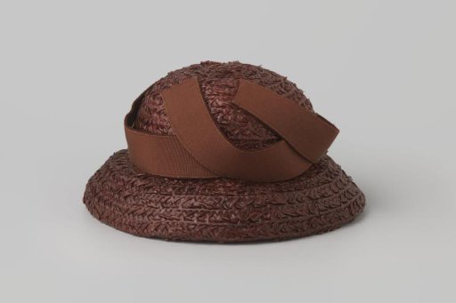 Hat of brown raffia straw