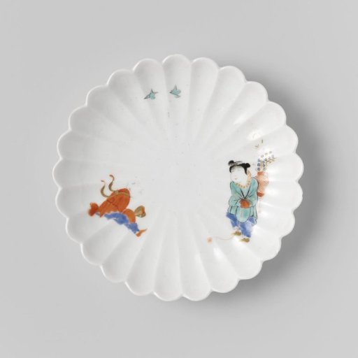 Plate, polychrome painted with a Kakiemon decoration
