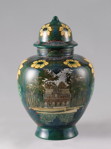 Lid of a vase with the house Ter Horst