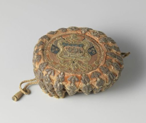Playing card case of orange-red velvet, embroidered with silver thread and multicoloured silk with the city coat of arms of Paris