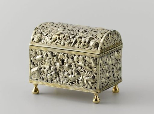 Gilt silver knot box. Walls and lid pierced with floral and leaf work.