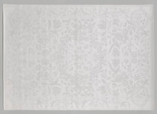 Napkin with floral pattern and coats of arms of "Ten Hove en Van Bebber"