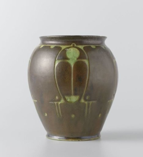 Vase with a decoration of four equal geometric ornaments