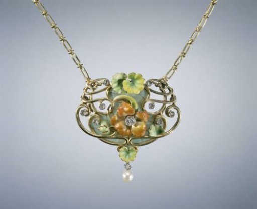 Collar of gold with diamonds, pearls and enamel. Decorated with brightly coloured enamel flowers of the Indian cress