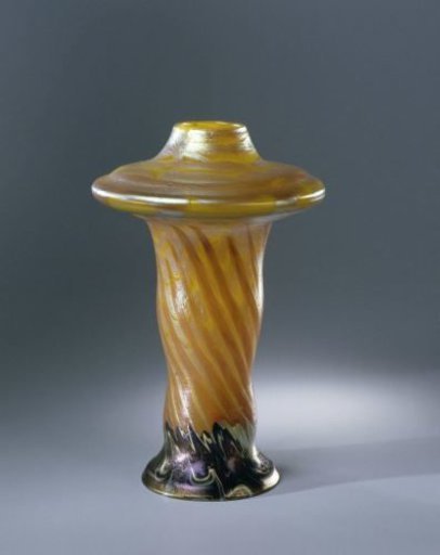 Vase with rolled, silver-colored combed threads and a silver iridescence