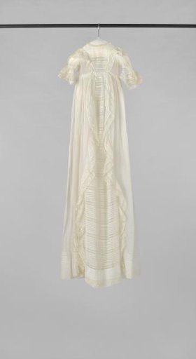 A long dress of netting with ruching