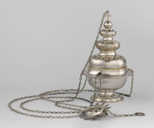 Censer with chased leaf decoration