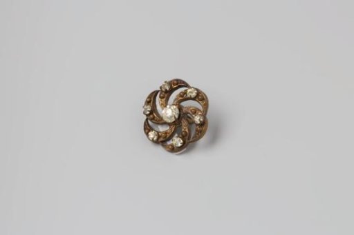 Button of silver-coloured metal and paste