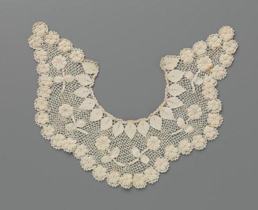 Boy's collar of crocheted lace with relief borders as shell edge