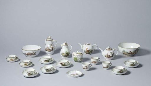Coffee and tea service, painted with water landscapes with castles/palaces