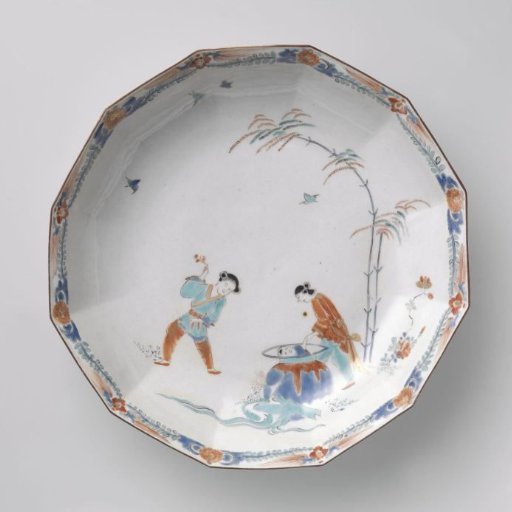 Dish, dodecagonal, polychrome painted with a Kakiemon decoration