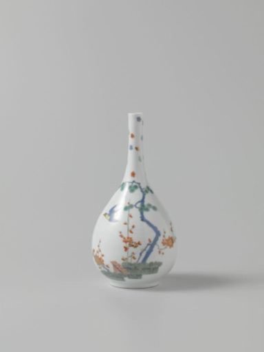 Bottle, polychrome painted with a Kakiemon decoration