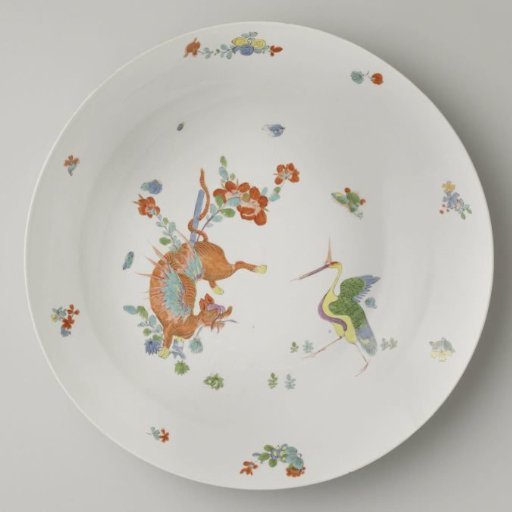 Dish, polychrome painted with a Kakiemon decoration
