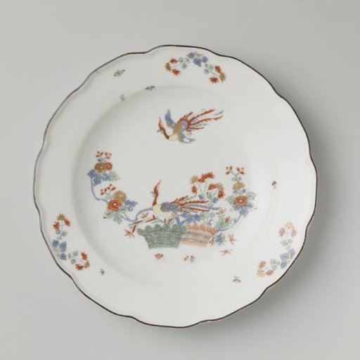 Plate, polychrome decorated with a Kakiemon pattern