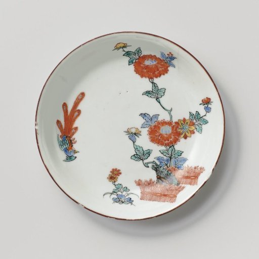 Saucer with a bird, peony and brushwood fences
