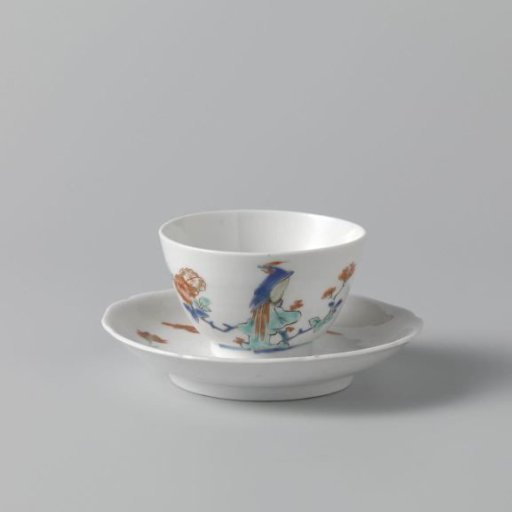 Scalloped saucer with hoo birds