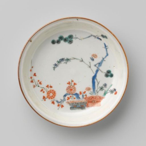 Round saucer with the 'three friends of winter'