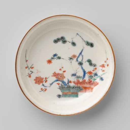 Round saucer with the 'three friends of winter'