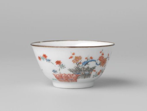 Cup with hedges, bamboo, prunus and hoo-bird