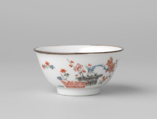 Cup with hedges, bamboo, prunus and hoo-bird