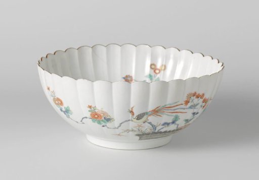 Petalled bowl with brushwood fences, mistflower, chrysanthemum and hoo