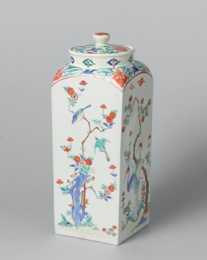 Lid of a bottle, square with rounded shoulder, round low neck, painted with, among others, storks