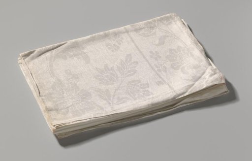 Tablecloth made of two sewn-together damasks with large scrolling floral motif