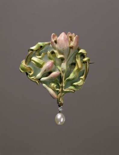 Brooch in the shape of freesia flowers and leaves