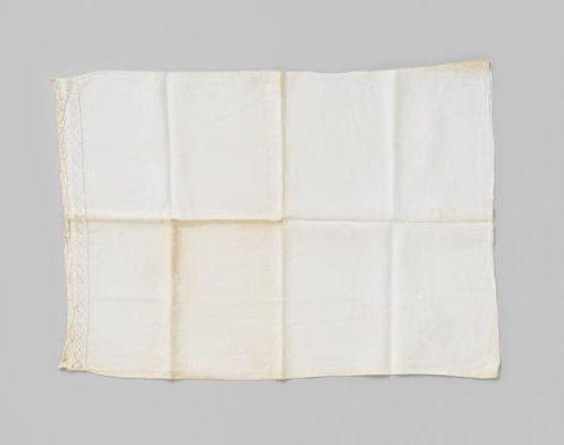 Linen pillowcase with bobbin lace